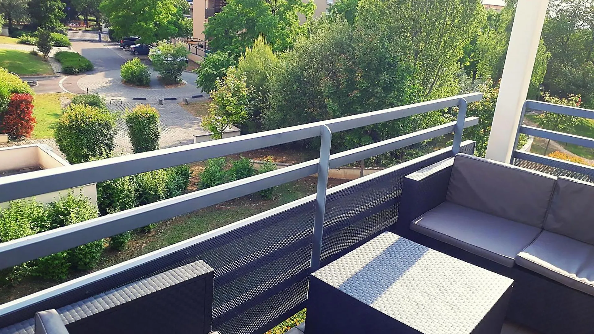 Apartment Cosy Appart - Balcon, Parking, Spacieux T2 - Proche Eurexpo Stade Saint-Priest