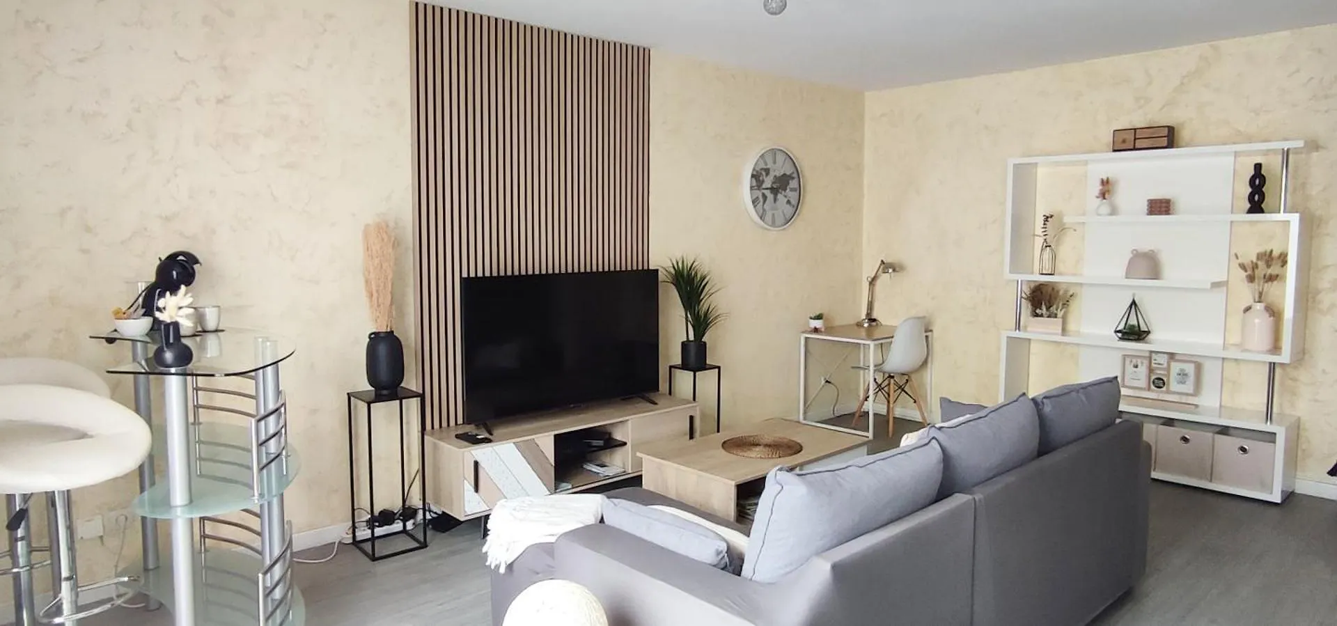 Cosy Appart - Balcon, Parking, Spacieux T2 - Proche Eurexpo Stade Saint-Priest