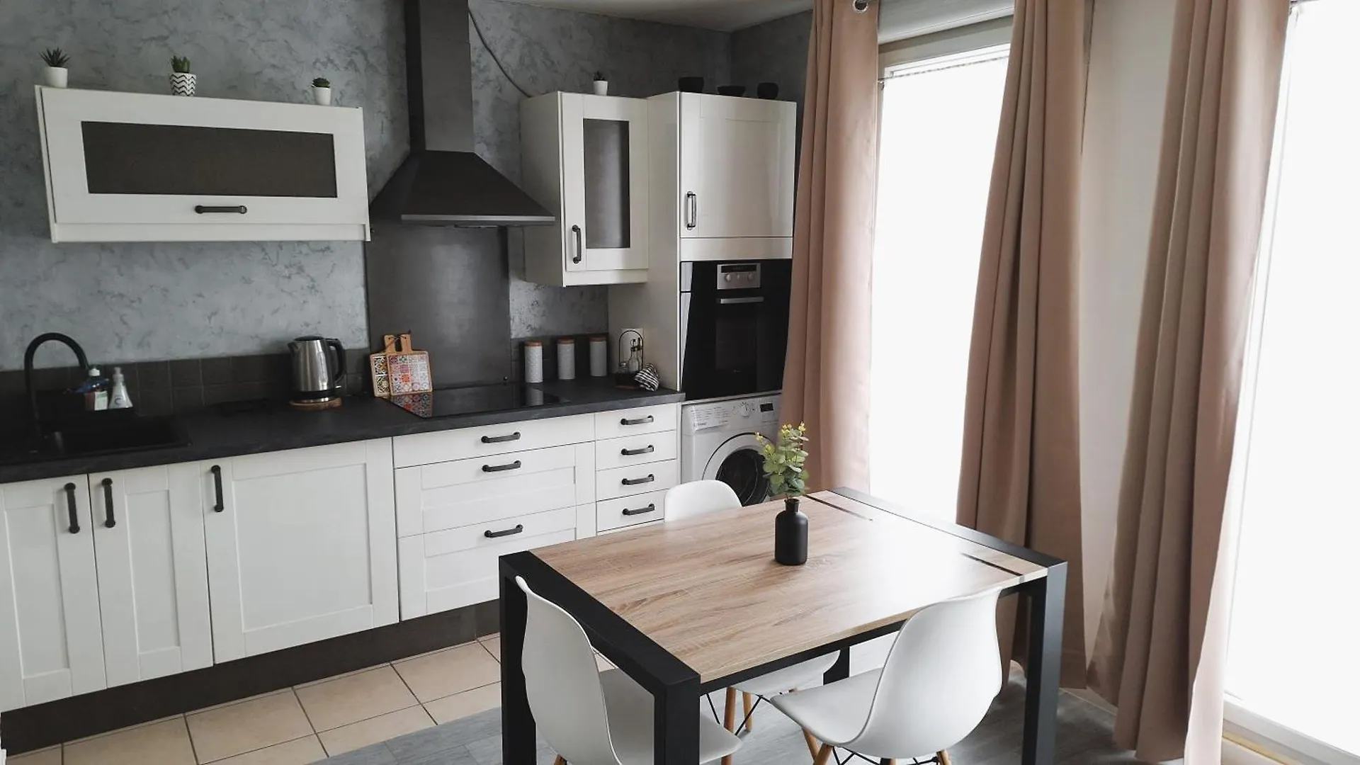 Apartment Cosy Appart - Balcon, Parking, Spacieux T2 - Proche Eurexpo Stade Saint-Priest